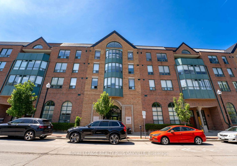 185-robinson-street-oakville-ontario-w13022402