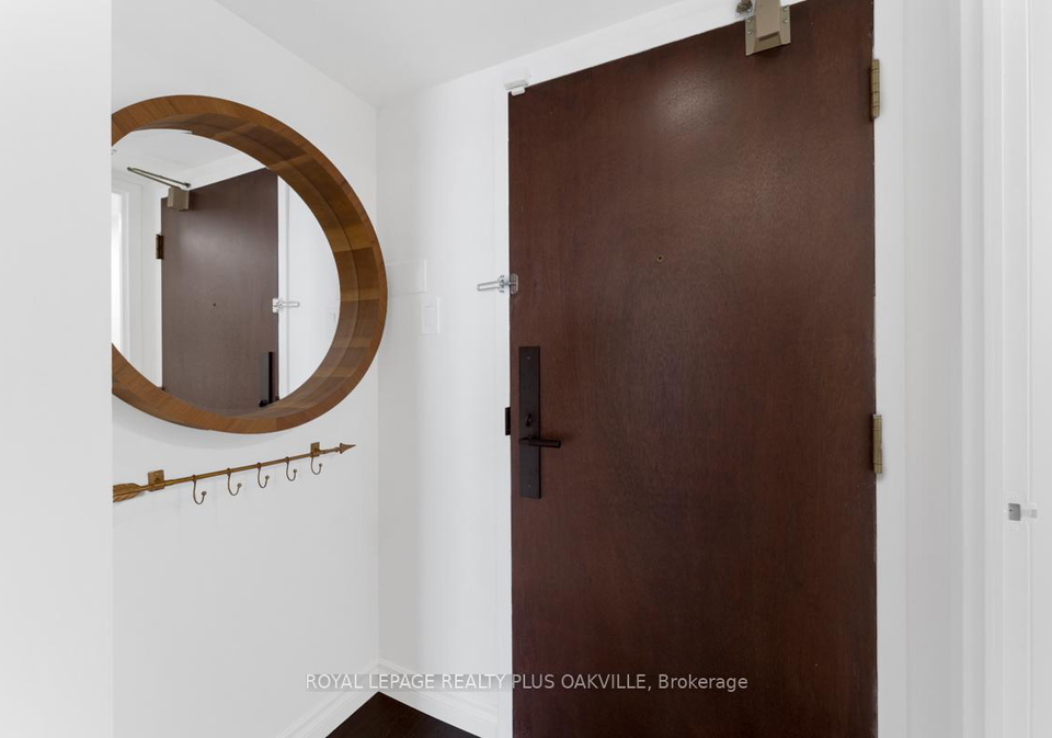 185-robinson-street-oakville-ontario-w13022402