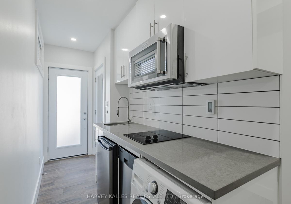 160-lansdowne-avenue-toronto-ontario-w13022672