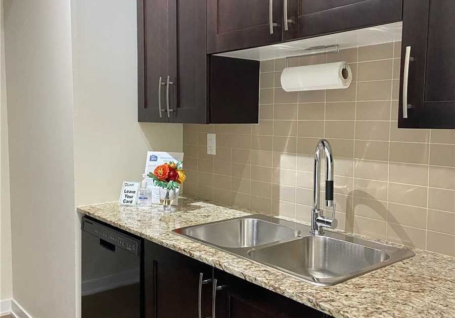 4065-brickstone-mews-mississauga-ontario-w13022674