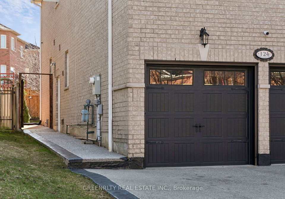 124-harbourtown-crescent-brampton-ontario-w13023016