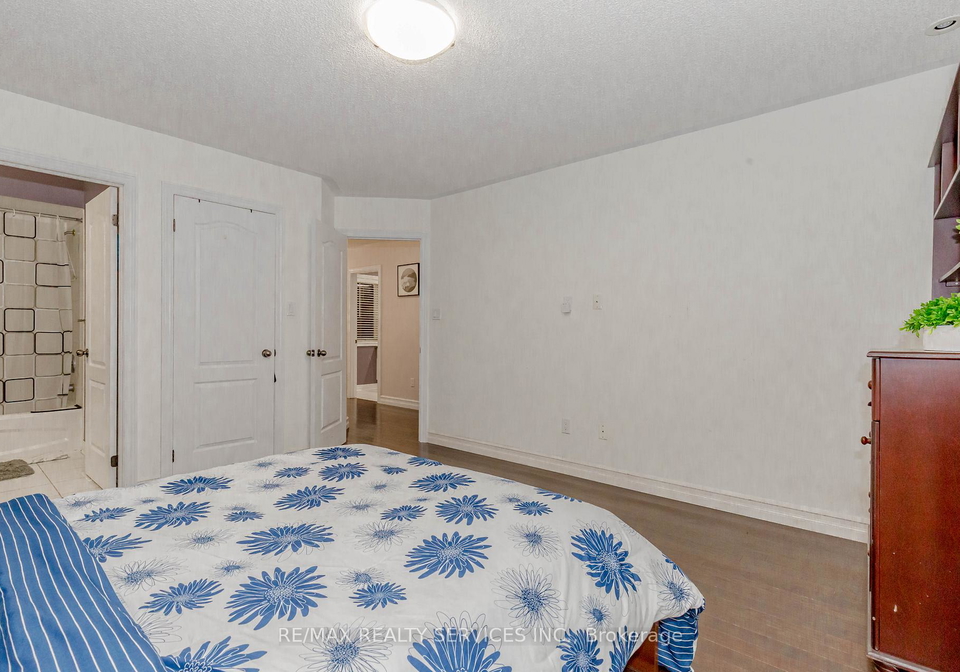 3120-highbourne-crescent-oakville-ontario-w13023066