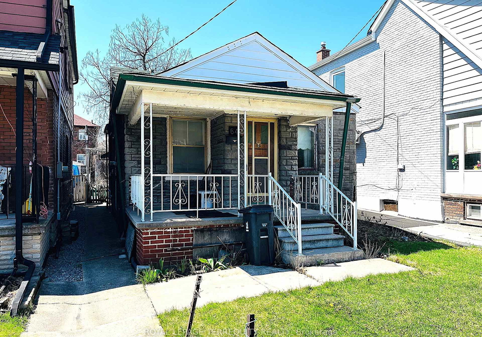 64-chambers-avenue-toronto-ontario-w13023230
