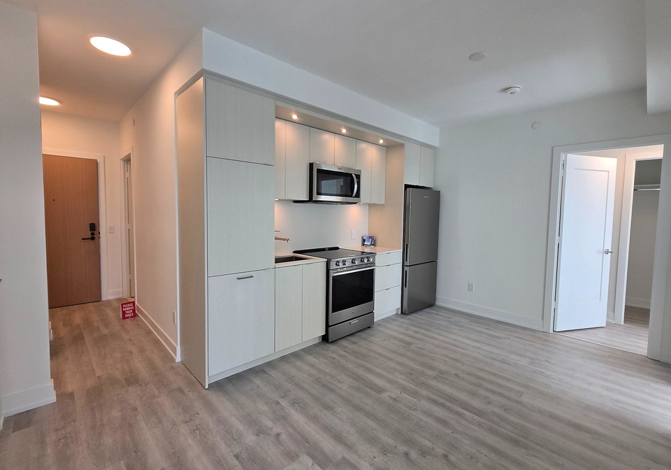 60-central-park-parkway-etobicoke-ontario-w13023364