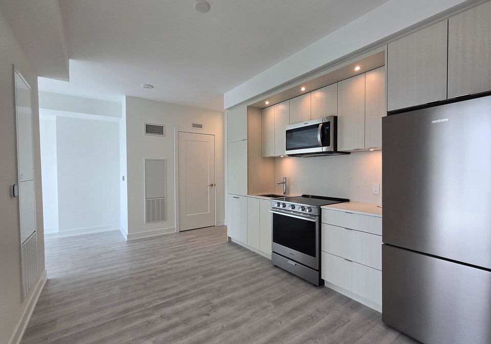 60-central-park-parkway-etobicoke-ontario-w13023364