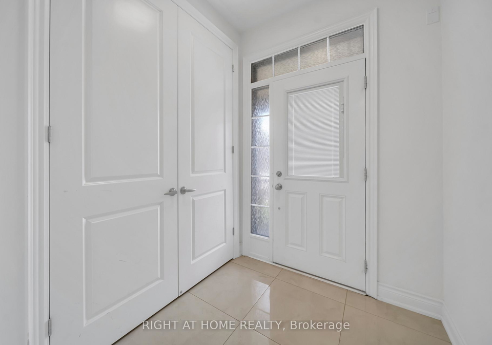 35-hubbell-main-floor-road-brampton-ontario-w13023392