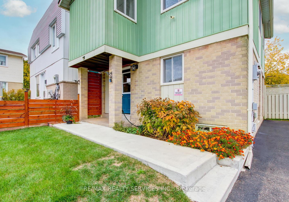 7-hamlet-court-brampton-ontario-w13023638