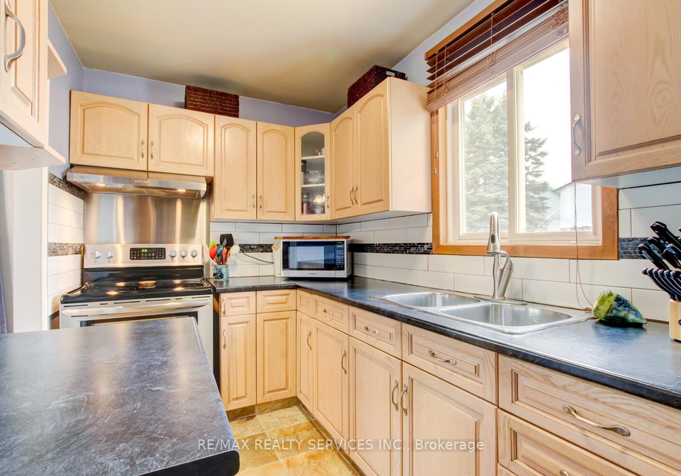7-hamlet-court-brampton-ontario-w13023638