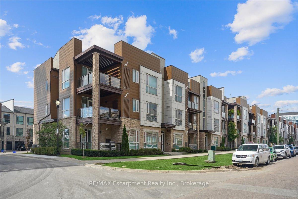 2370-khalsa-gate-oakville-ontario-w13024340