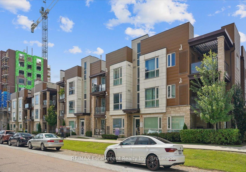 2370-khalsa-gate-oakville-ontario-w13024340
