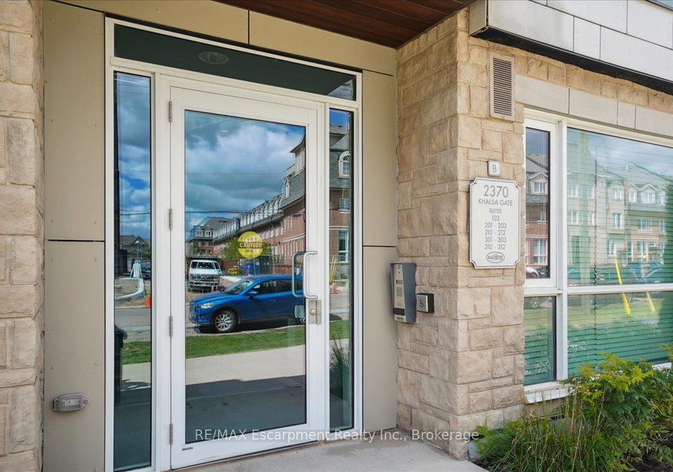 2370-khalsa-gate-oakville-ontario-w13024340