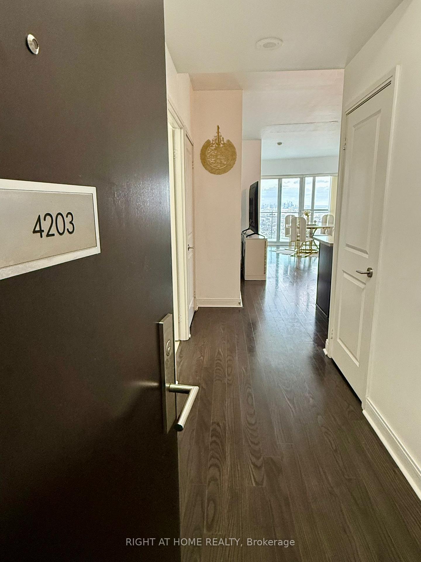 50-absolute-avenue-mississauga-ontario-w13025572
