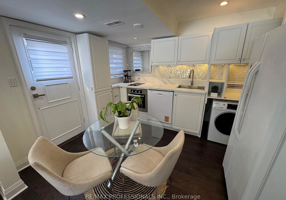 11-grasspoint-crescent-etobicoke-ontario-w13025714