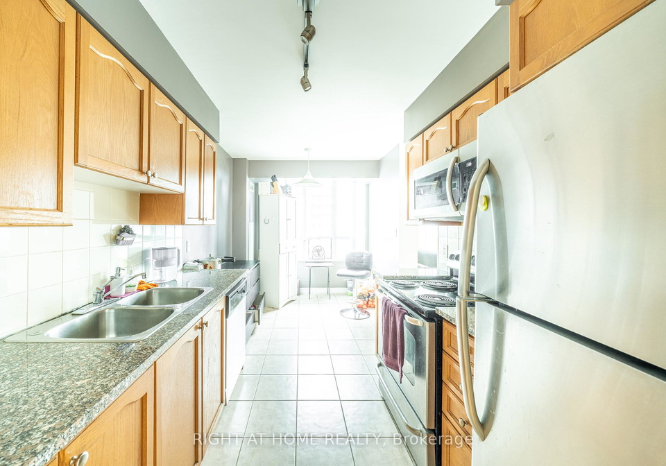 335-rathburn-road-w-mississauga-ontario-w13025906