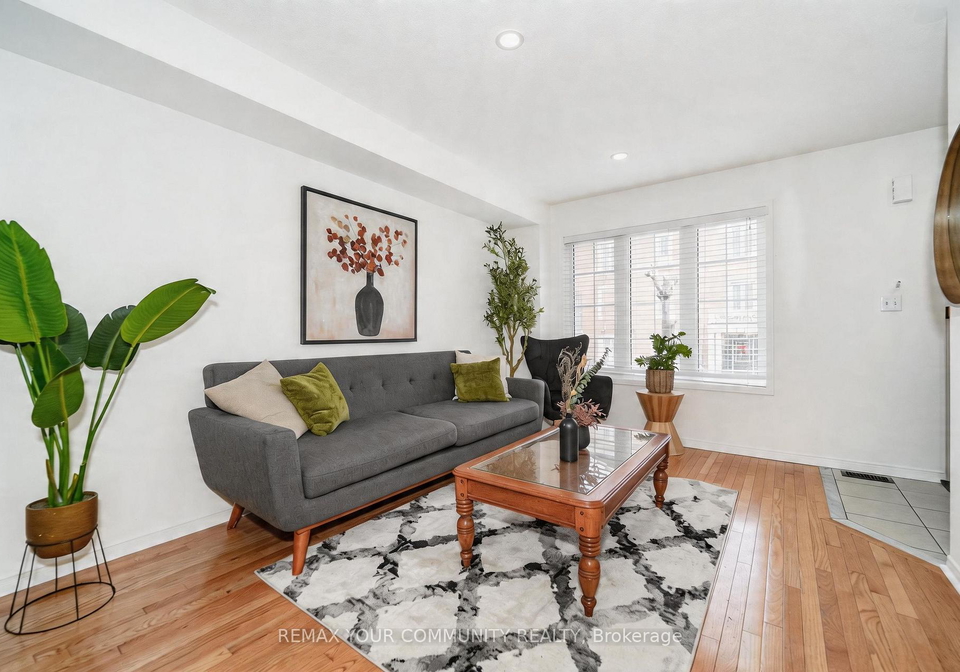 10-ted-wray-circle-york-ontario-w13025990