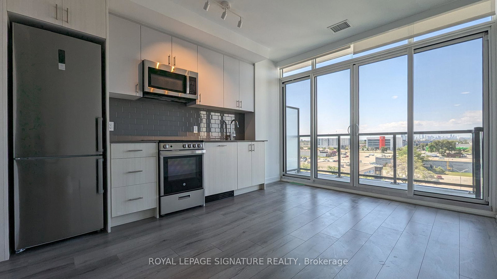 1195-the-queensway-way-etobicoke-ontario-w13026048