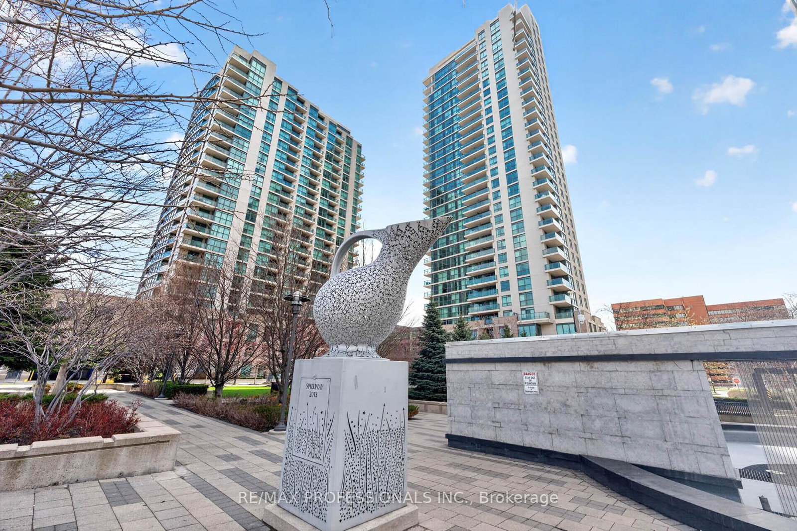 215-sherway-gardens-road-etobicoke-ontario-w13026172