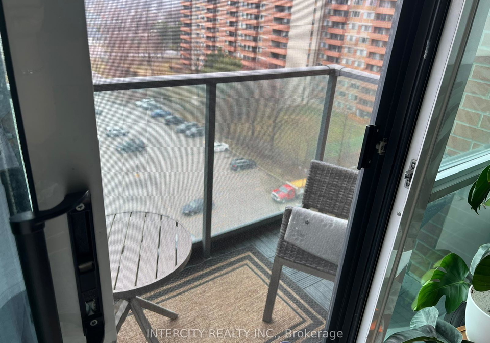 1403-royal-york-road-etobicoke-ontario-w13026210