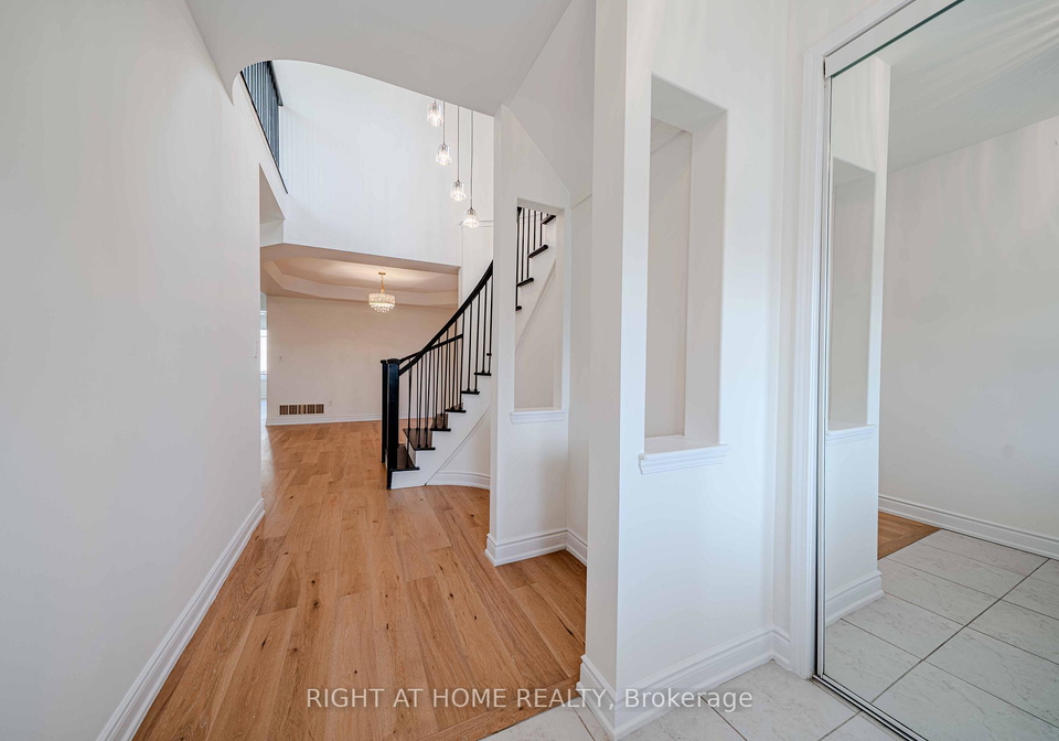3-leadenhall-road-brampton-ontario-w13026340