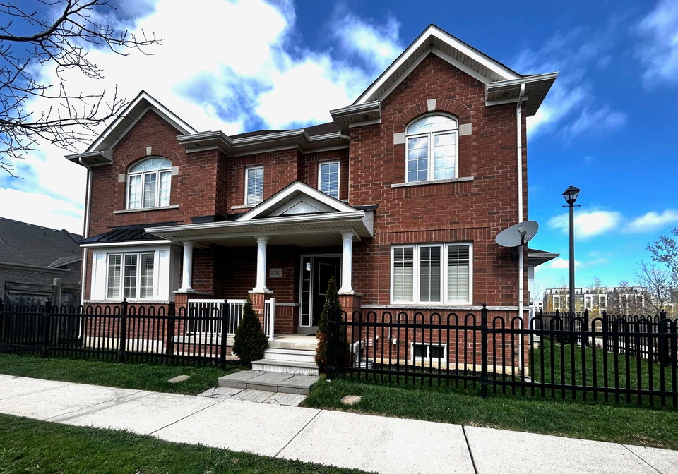 3045-gladeside-avenue-oakville-ontario-w13026680