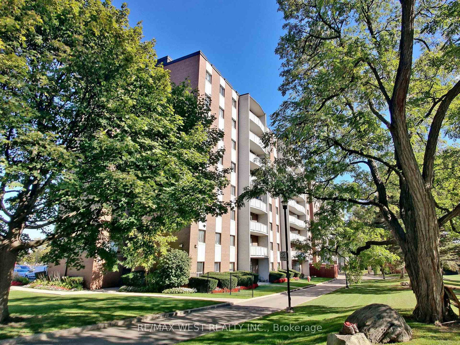 1660-bloor-street-mississauga-ontario-w13026706