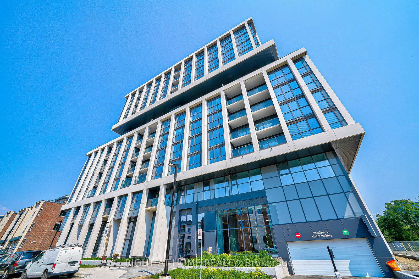 1063-douglas-mccurdy-comm-circle-mississauga-ontario-w13026888