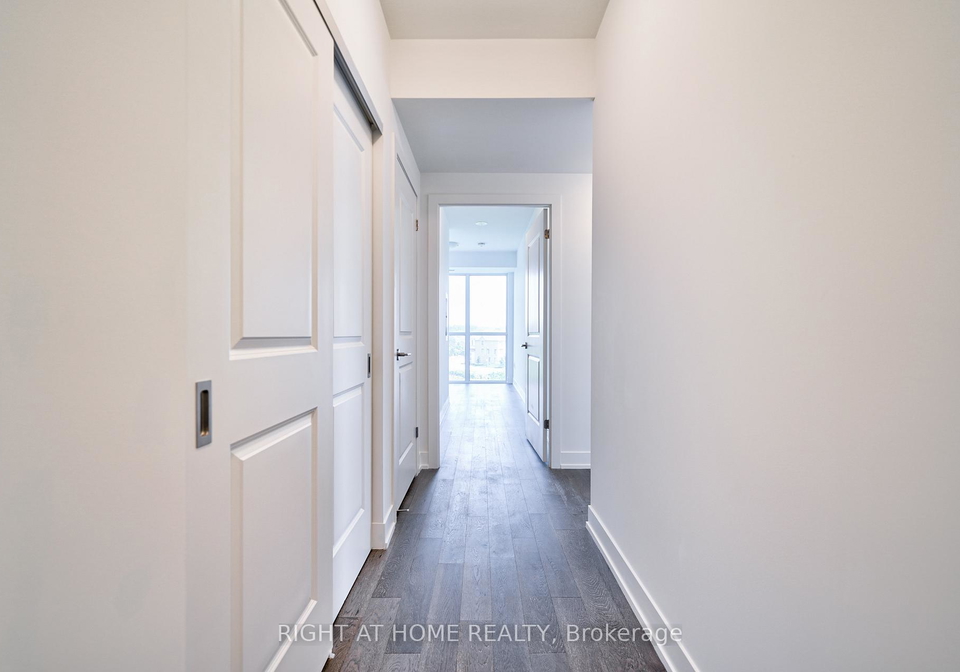 1063-douglas-mccurdy-comm-circle-mississauga-ontario-w13026888