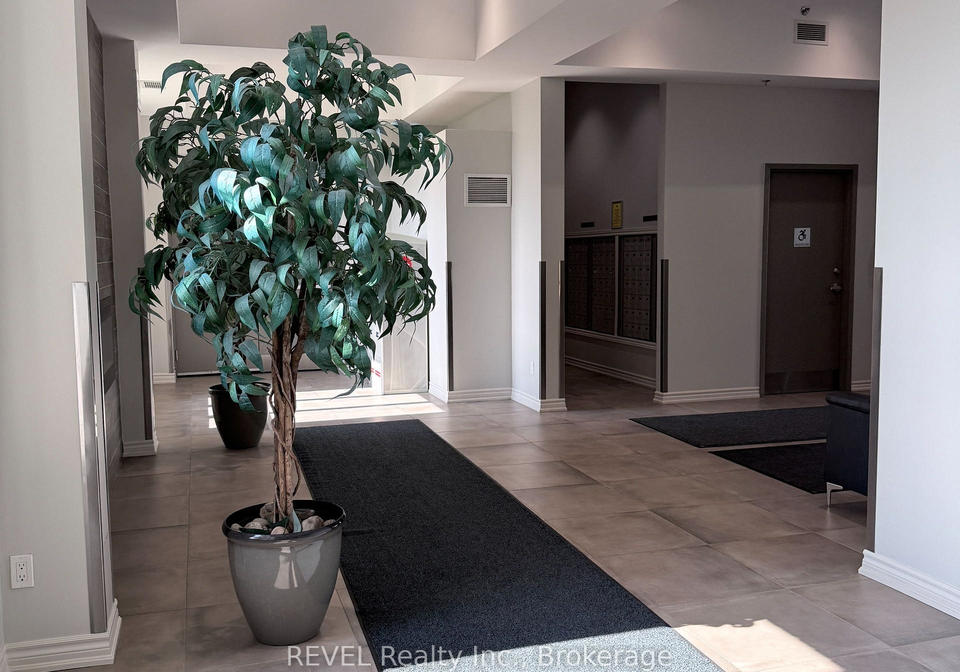 1370-costigan-road-milton-ontario-w13027346