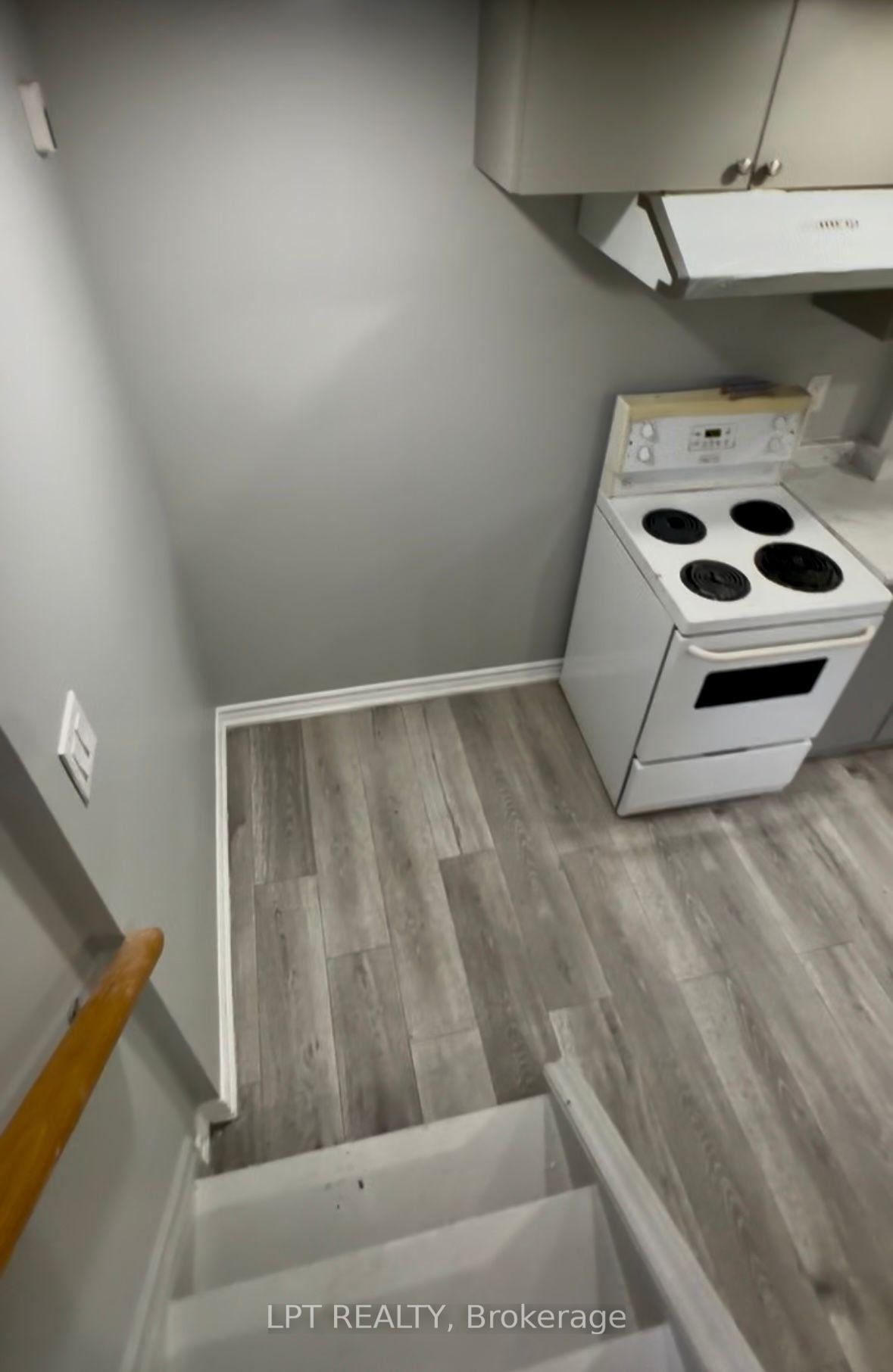 40-gladstone-square-brampton-ontario-w13027458