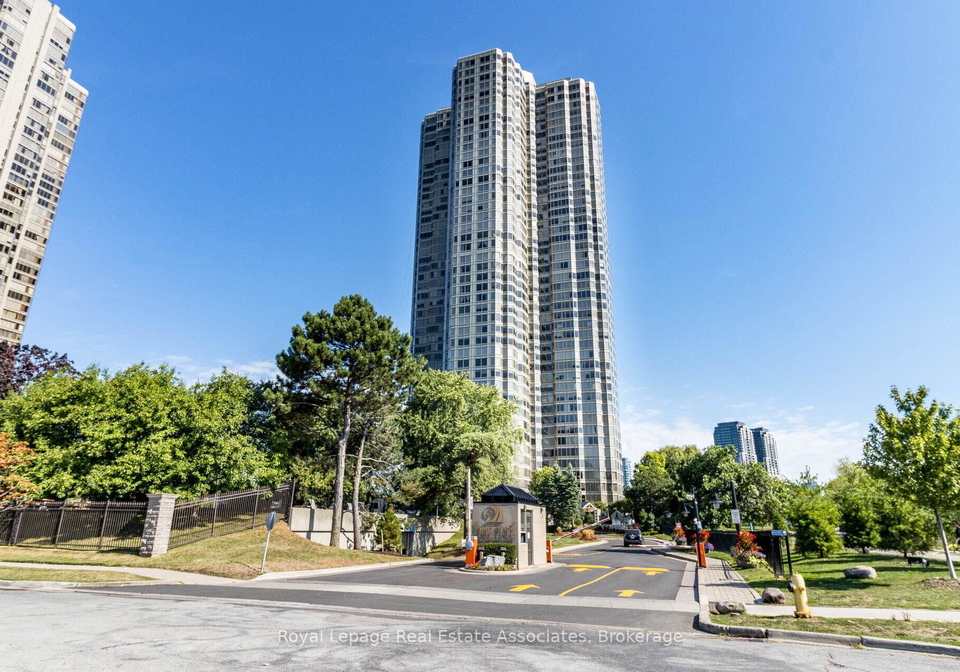 1-palace-pier-court-etobicoke-ontario-w13027486