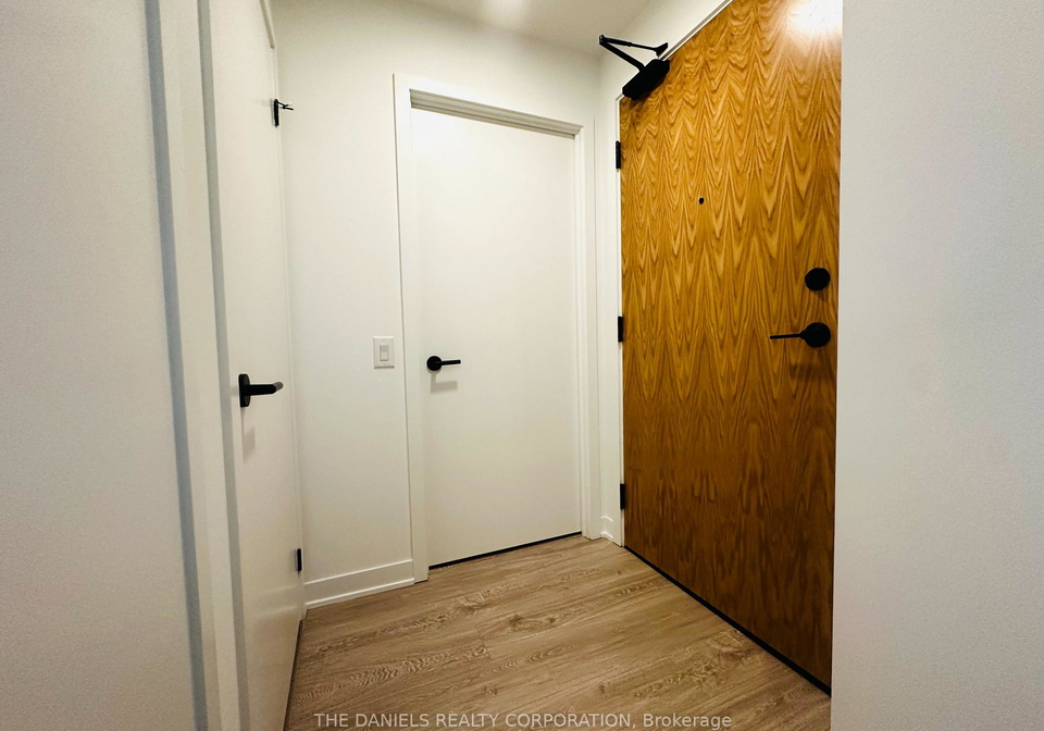 2495-eglinton-avenue-w-mississauga-ontario-w13027568