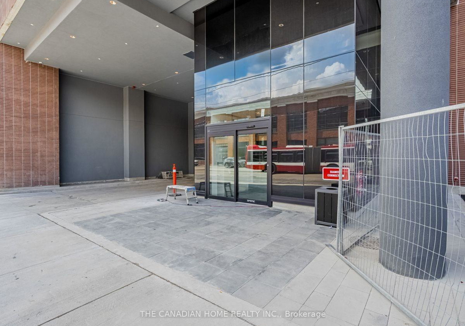 270-dufferin-street-toronto-ontario-w13027688