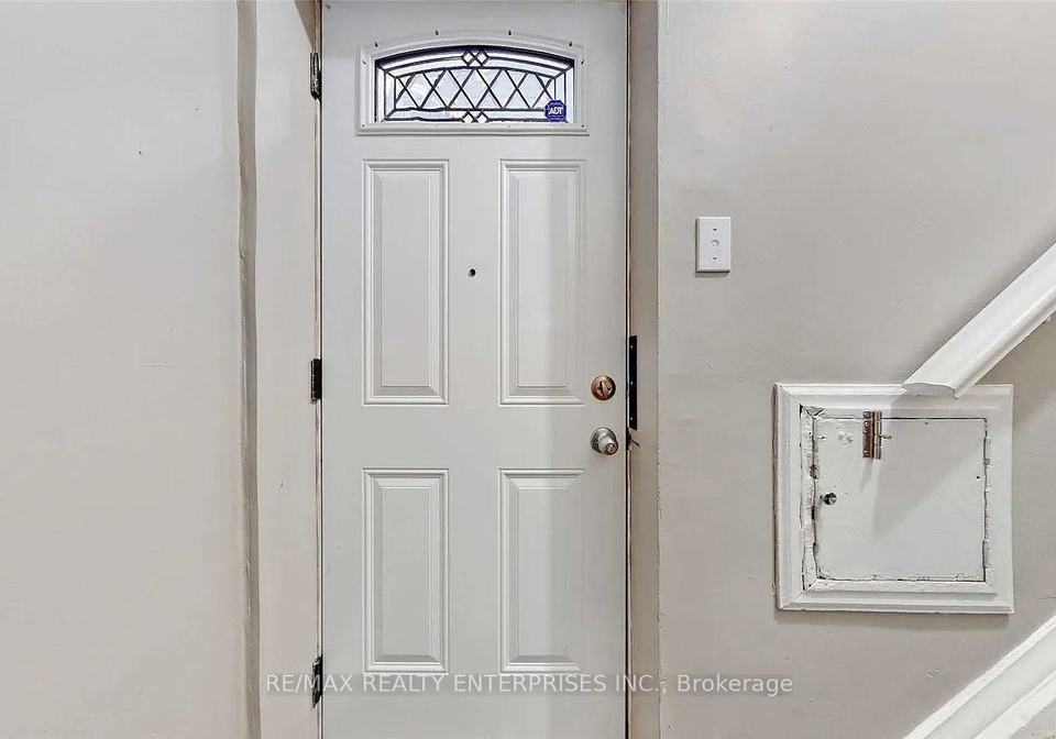 255-lakeshore-road-e-mississauga-ontario-w13027990