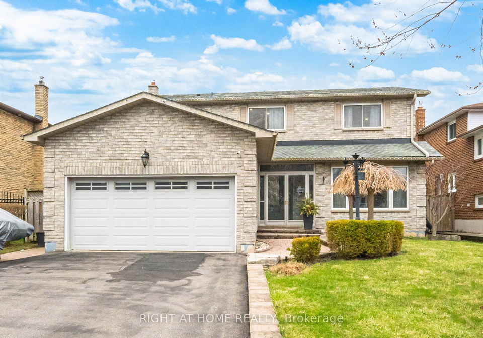 909-lovingston-crescent-mississauga-ontario-w13028100