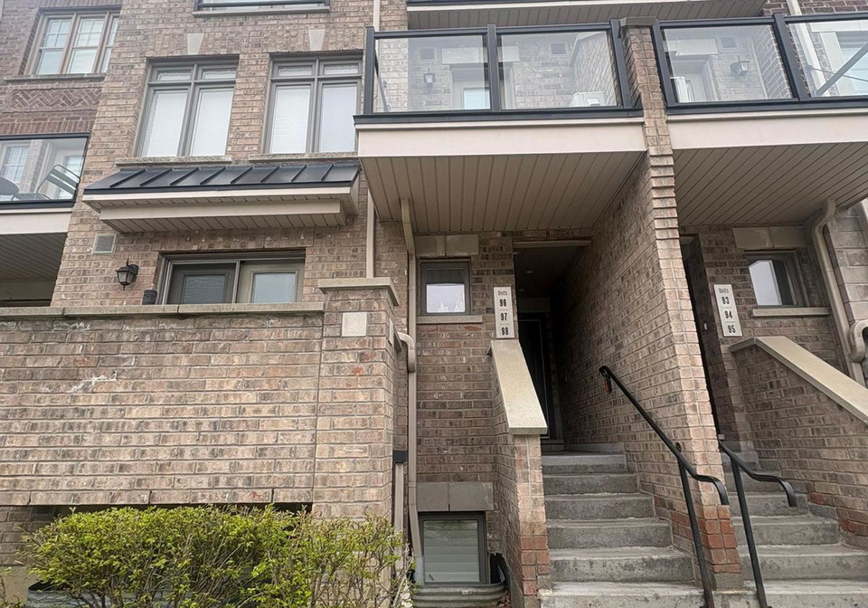 100-parrotta-drive-york-ontario-w13028126