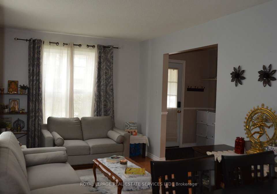 2272-mowat-avenue-oakville-ontario-w13028346