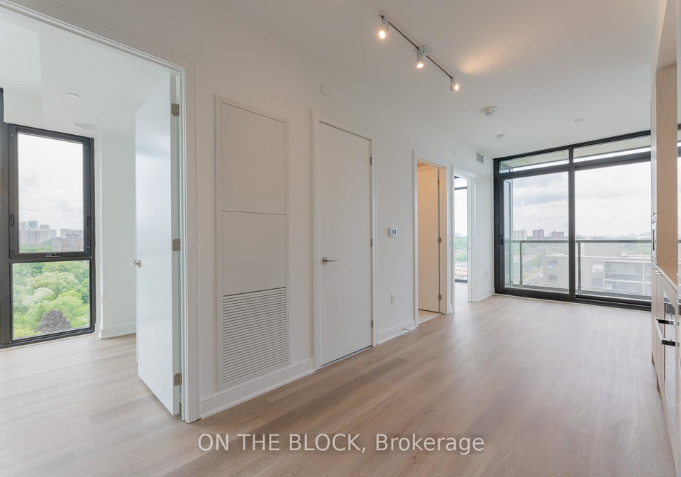 86-dundas-street-e-mississauga-ontario-w13028628
