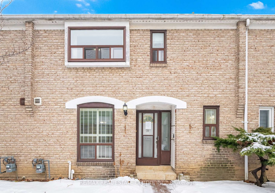 25-gosford-boulevard-york-ontario-w13028816