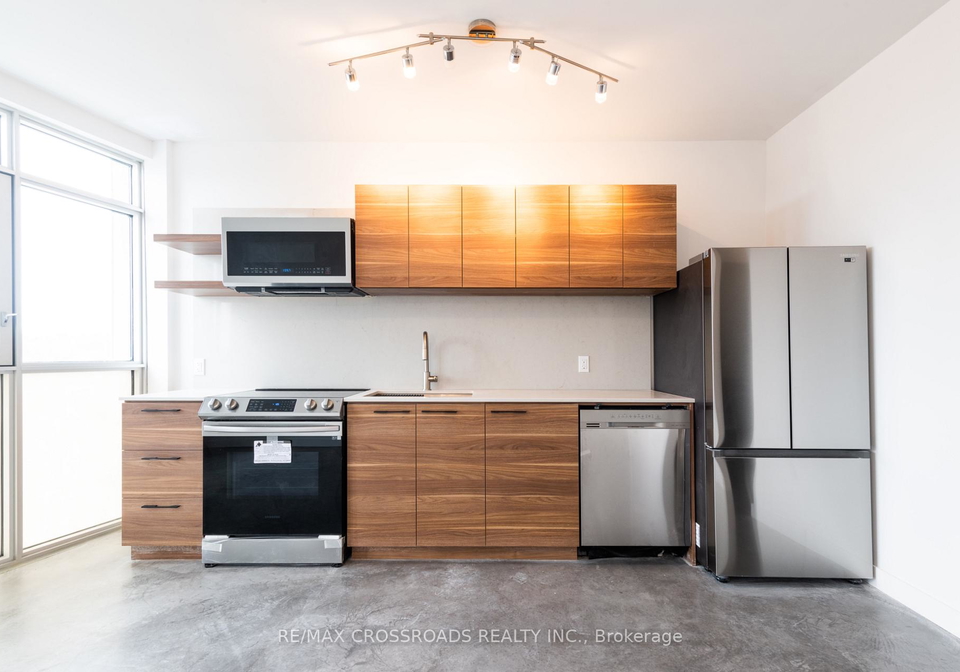 3333-dundas-street-w-toronto-ontario-w13028936