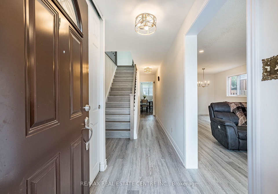 11-kirkland-road-brampton-ontario-w13029208