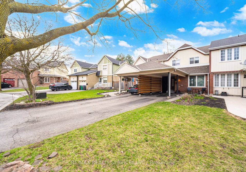 48-terryhill-square-brampton-ontario-w13029710