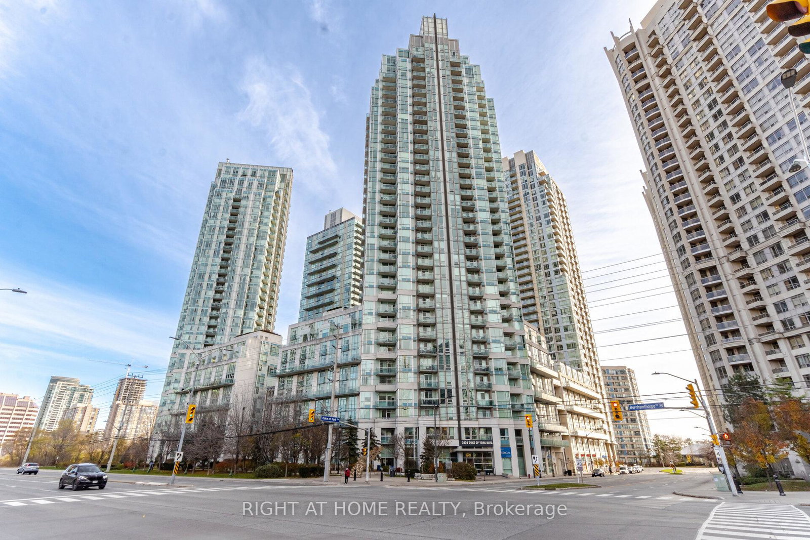 3939-duke-of-york-boulevard-mississauga-ontario-w13030022