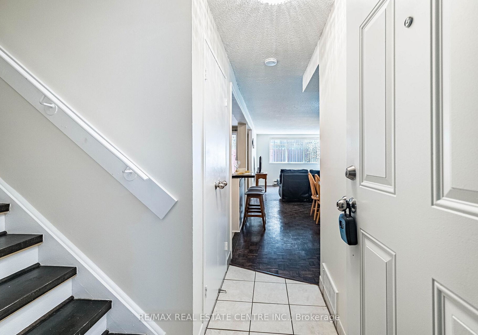 2170-bromsgrove-road-mississauga-ontario-w13030156
