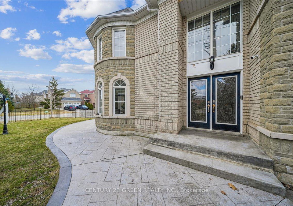 1031-blueheron-boulevard-mississauga-ontario-w13030626