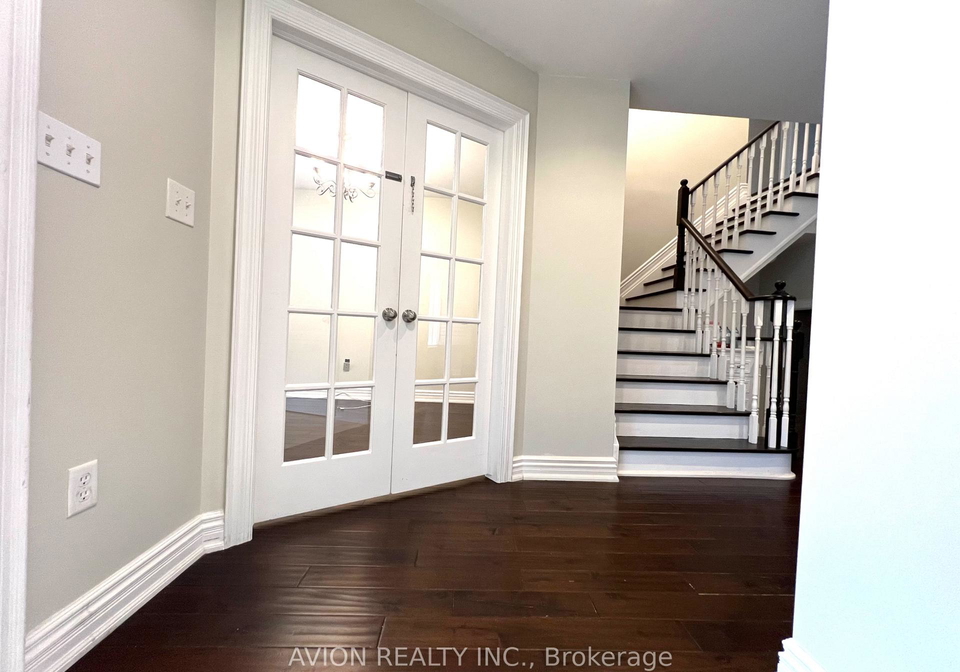 2293-crestmont-drive-oakville-ontario-w13030674