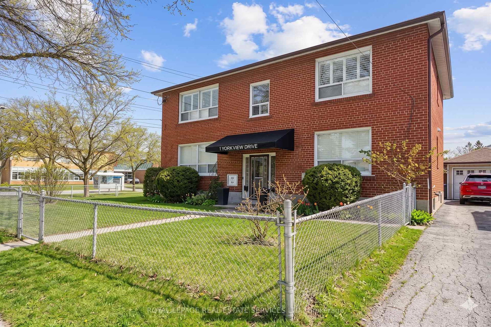 1-yorkview-drive-etobicoke-ontario-w13030926