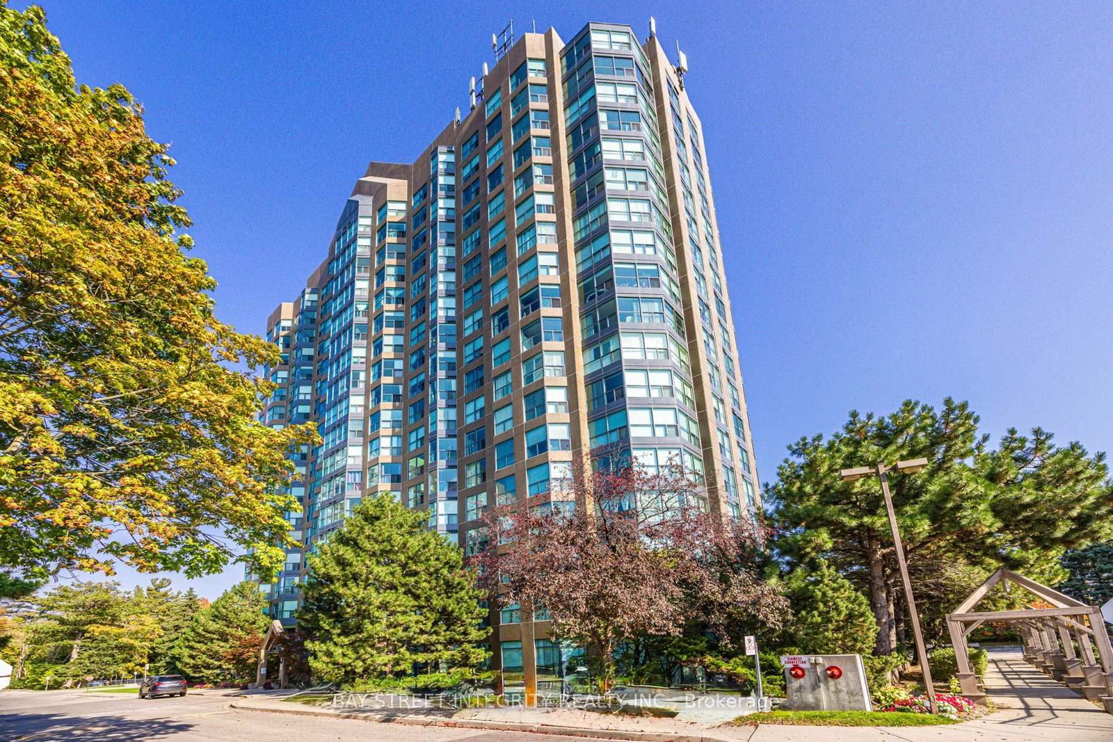 2177-burnhamthorpe-road-w-mississauga-ontario-w13031290