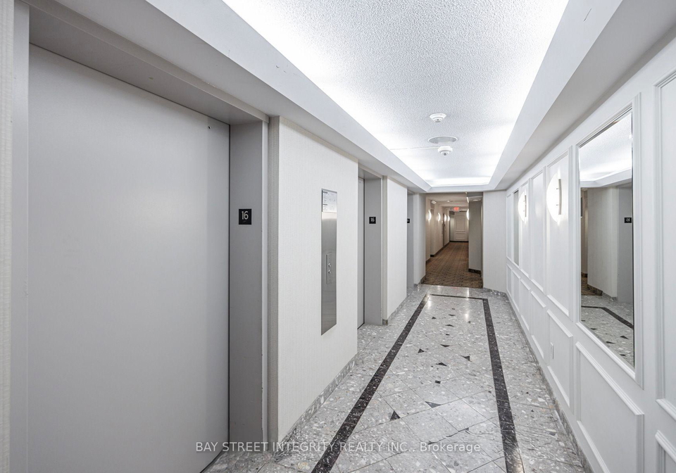 2177-burnhamthorpe-road-w-mississauga-ontario-w13031290
