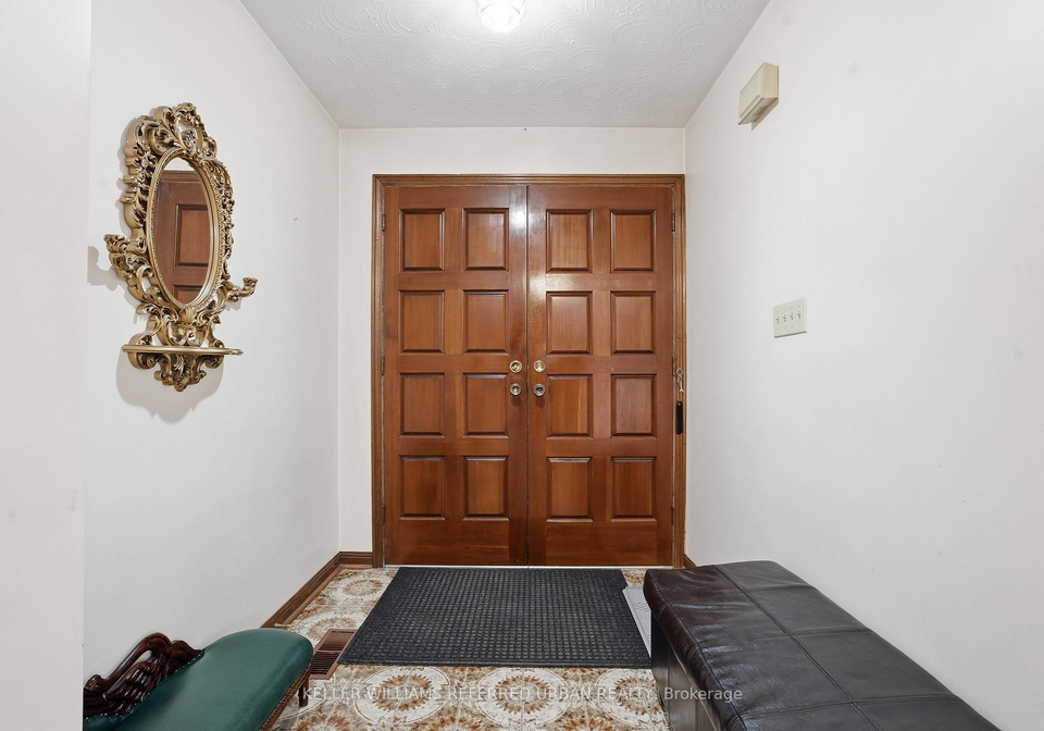 6-urban-court-etobicoke-ontario-w13031784
