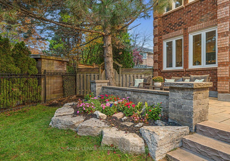 1093-senlac-court-mississauga-ontario-w13031882
